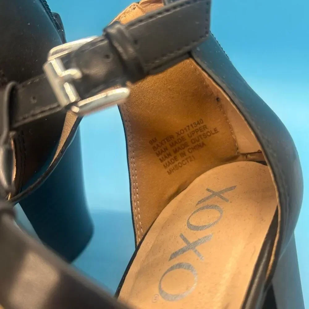 Xoxo Women's Black Courts